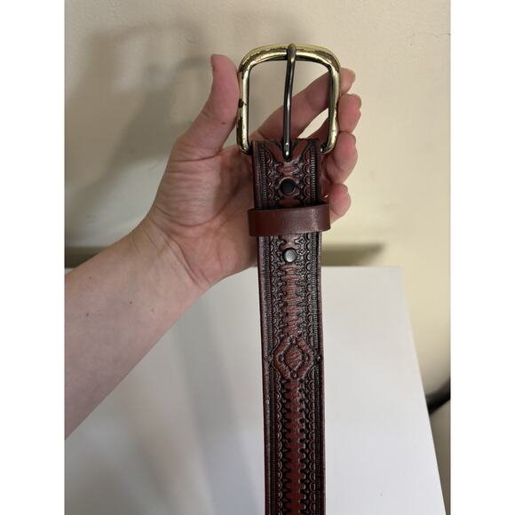 Men’s Brown Hand Tooled Leather Belt Size 46 Gold Buckle Western Rodeo - Picture 3 of 9